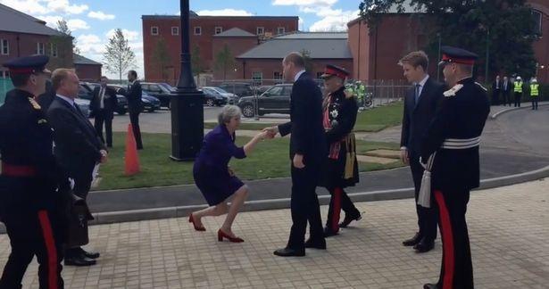 香港捐赠20吨救援物资赈济缅甸灾民截图2