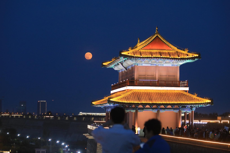 携手并肩，互相支持和帮助——香港火灾救援和救济工作后的护理团队截图2