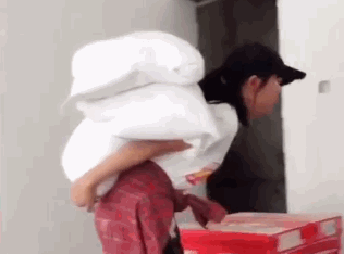 国家移民管理局推出了10项创新举措，以支持扩大开放和高质量服务发展。截图1