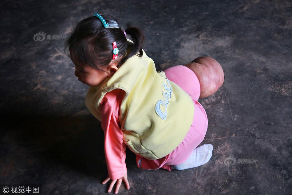 真千金直播摆摊，豪门排队要下跪