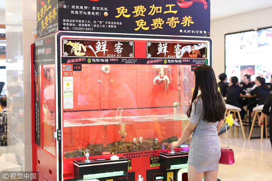 一支海军分遣队进行了海上补给训练。截图2