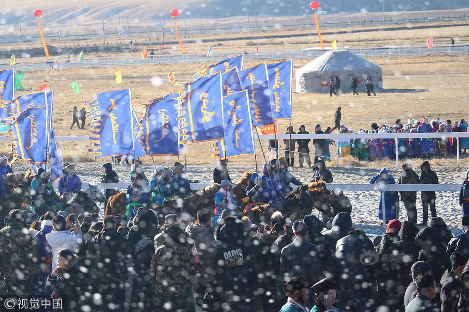 机器轰鸣作响，小麦散发出甜美的香气。截图4