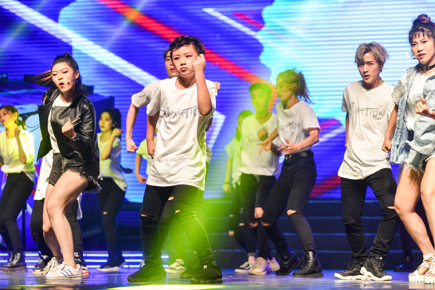 在涉及财产分割的离婚纠纷中，权利和利益应依法依约予以保护。截图0