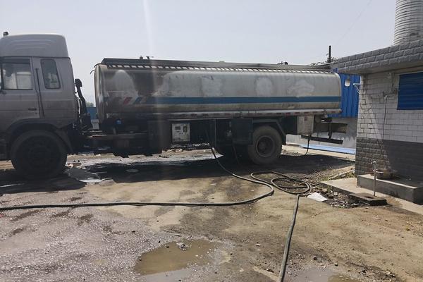 重点在于“土地、种子、技术和人才”，以提高粮食生产能力。截图3