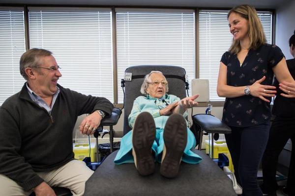 澳门特别行政区政府总部连续两天向公众开放。截图4