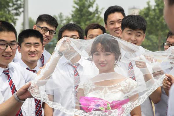 凤临天下：一后千宠