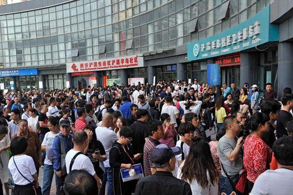 中外记者探访深圳：沉浸式“中医 ”体验解读“宝安模式”，探索传统中医的传承与创新。截图3