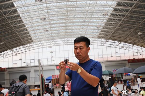 电视剧《大商人》首播，讲述了一段传奇的商业战争故事。截图1