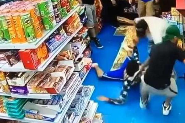 中国首个海上漂浮博物馆在三亚揭幕。截图2