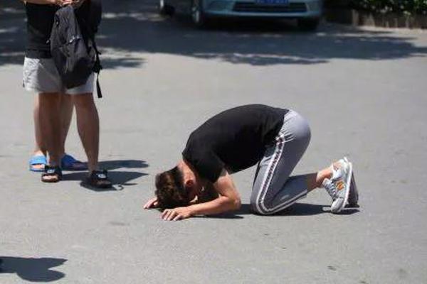 让英雄精神传承下去截图4