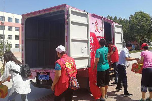 北京市商务局告诉《新京报》，除了传统的北京火锅外，新年假期还将推出特别的“新年菜品”。截图3