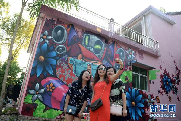 第十五届全国运动会火炬传递在四个城市同时举行。截图3