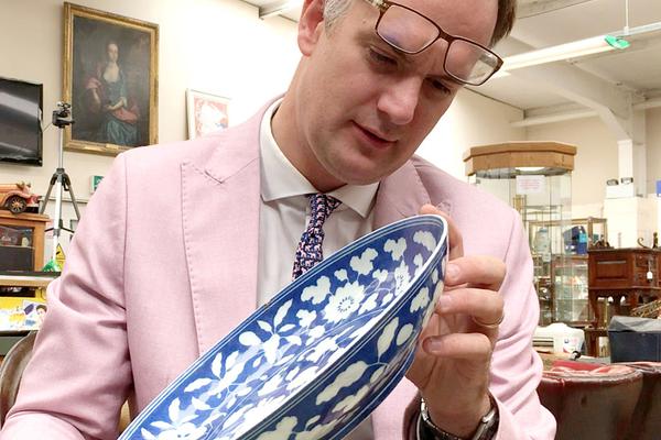 12月22日06_00，国家气象中心继续发布大风警报。截图0