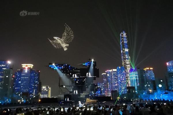 《人民日报》校园参观活动在新疆大学举行。截图4