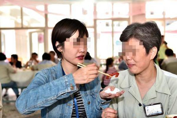 快手急需安保人员，因为多个直播间同时涉嫌色情内容。截图4