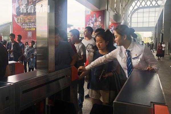 台风“风神”预计将在台湾岛登陆，给台湾、浙江、福建等地带来强风暴雨。截图1