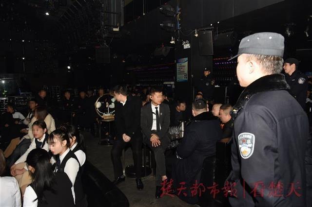 西藏山南：高原上建起“数字农田”截图0