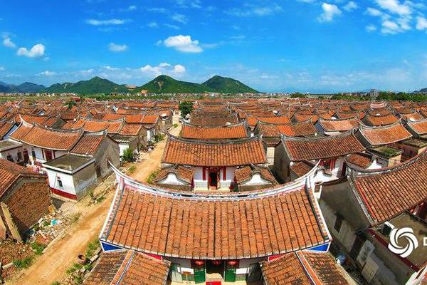 功勋官员纪念册截图0