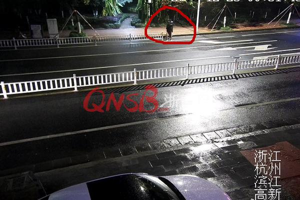 香港——赛马界以喜庆的气氛庆祝国庆节。截图0