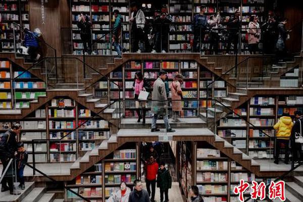 穿成马甲大佬的妹妹