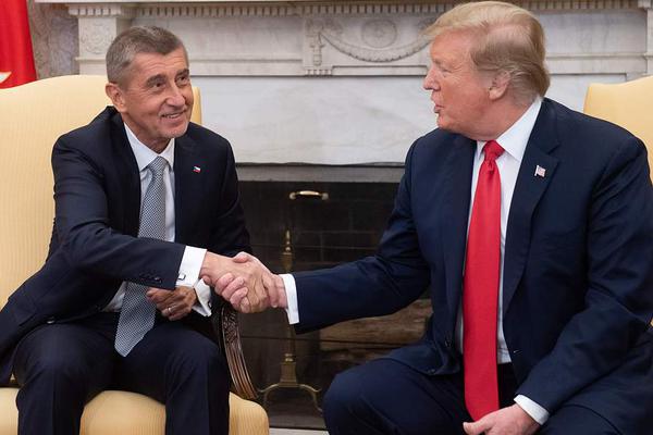 一票难求！它为什么能成新疆旅游列车“天花板”？截图2