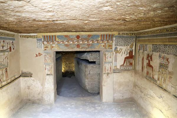 第十五届全国运动会火炬传递在四个城市同时举行。截图2