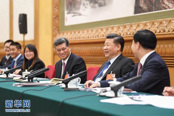 《人民日报》校园参观活动在新疆大学举行。截图3