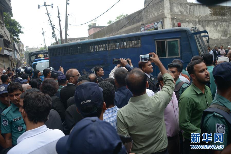 国务院办公厅和中央军委办公厅印发了《兵役登记条例》。截图0