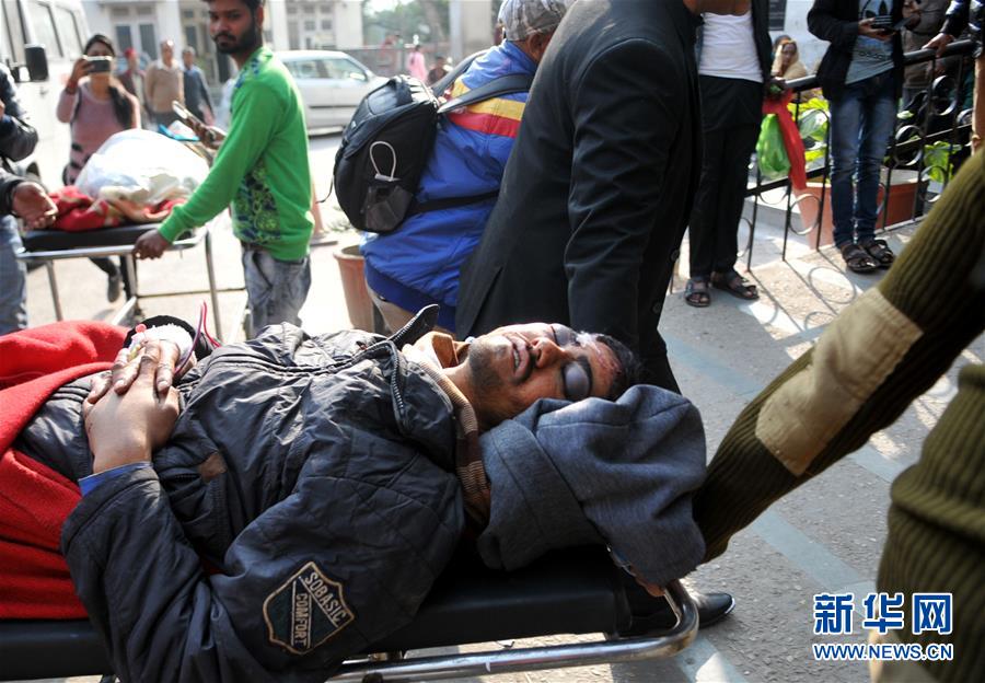 让文学拥抱现实生活截图0