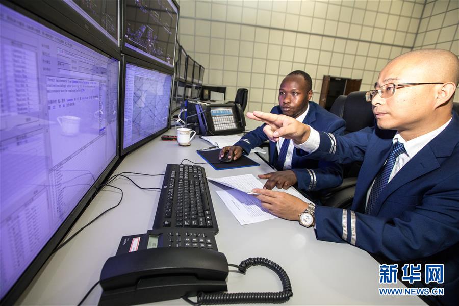 《诗意盎然的红楼梦赏析》新书发布会暨研讨会在北京举行。截图0