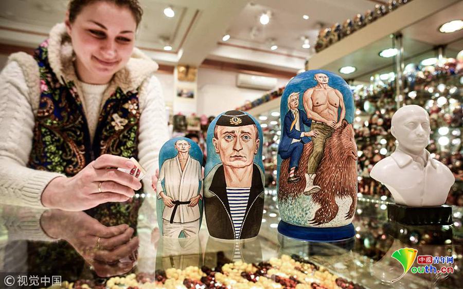 超过43000名观众出席了香港新赛季赛马的开幕式。截图4